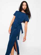 Load image into Gallery viewer, Deep Blue Tie Knit Short Sleeve Midi Dress
