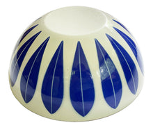 Load image into Gallery viewer, Cathrine Holm MCM Large White &amp; Blue Lotus Mixing Bowl 11"

