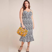 Load image into Gallery viewer, Hutch Black &amp; White Floral Knit Midi Dress - 3XL
