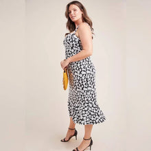 Load image into Gallery viewer, Hutch Black &amp; White Floral Knit Midi Dress - 3XL
