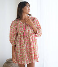 Load image into Gallery viewer, Eden Block Printed Dress - Pink
