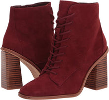 Load image into Gallery viewer, Vince Camuto "Dreveri" Lace Up Ankle Boot- 7
