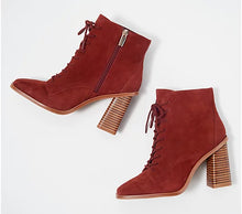 Load image into Gallery viewer, Vince Camuto "Dreveri" Lace Up Ankle Boot- 7
