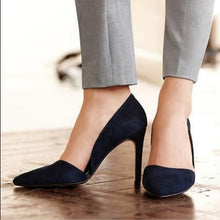 Load image into Gallery viewer, Thrifted Banana Republic Wool Heels - Size 10
