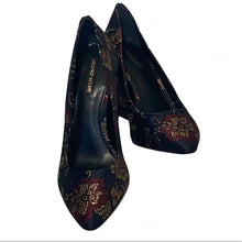 Load image into Gallery viewer, Antonio Melani Brocade Pumps - 9.5
